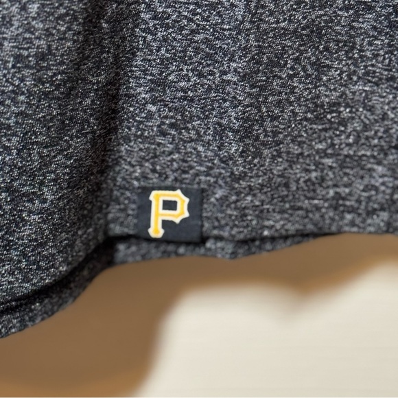 Nike Heathered Gray T-Shirt with Yellow Swoosh - Picture 4 of 5